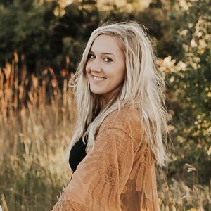 Meet your Posher, Emma